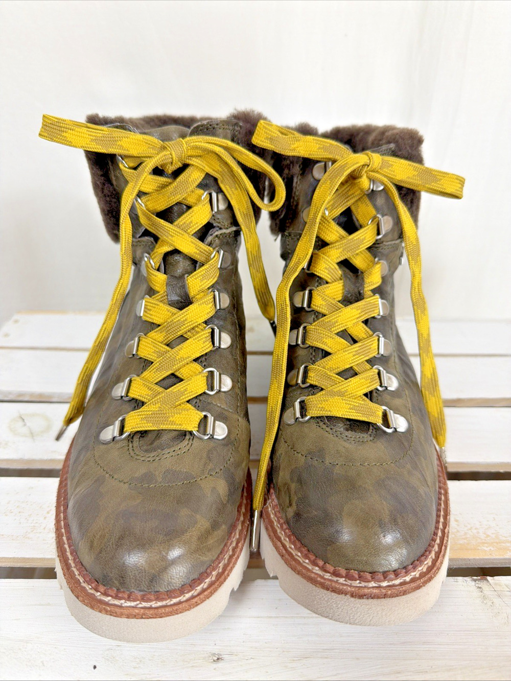NWT Sofft Danie Green Camo Pattern All Weather Combat Boots #1051 Womens 7